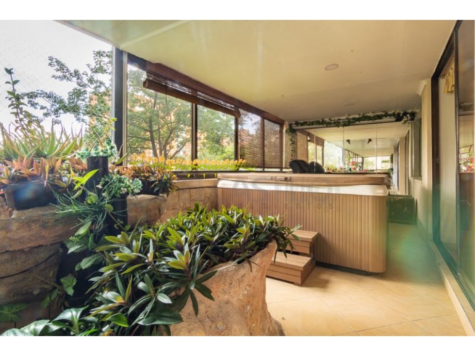 Venta de exclusivo apartamento en ALTOS del POBLADO — foto 2