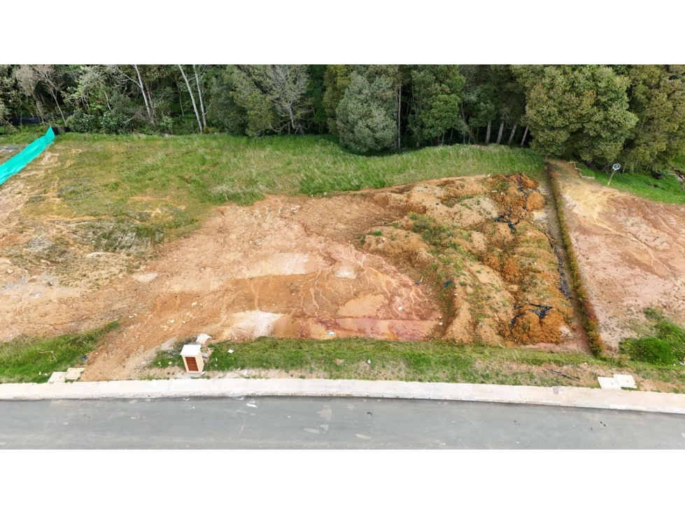 VENTA DE LOTE EN EXCLUSIVO CONDÓMINO SECTOR LAS PALMAS 2261 MT2