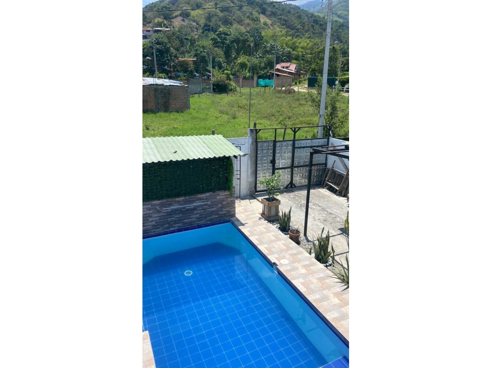 FINCA EN VENTA VEREDA CHONTADURO BARRIO LAS FLORES