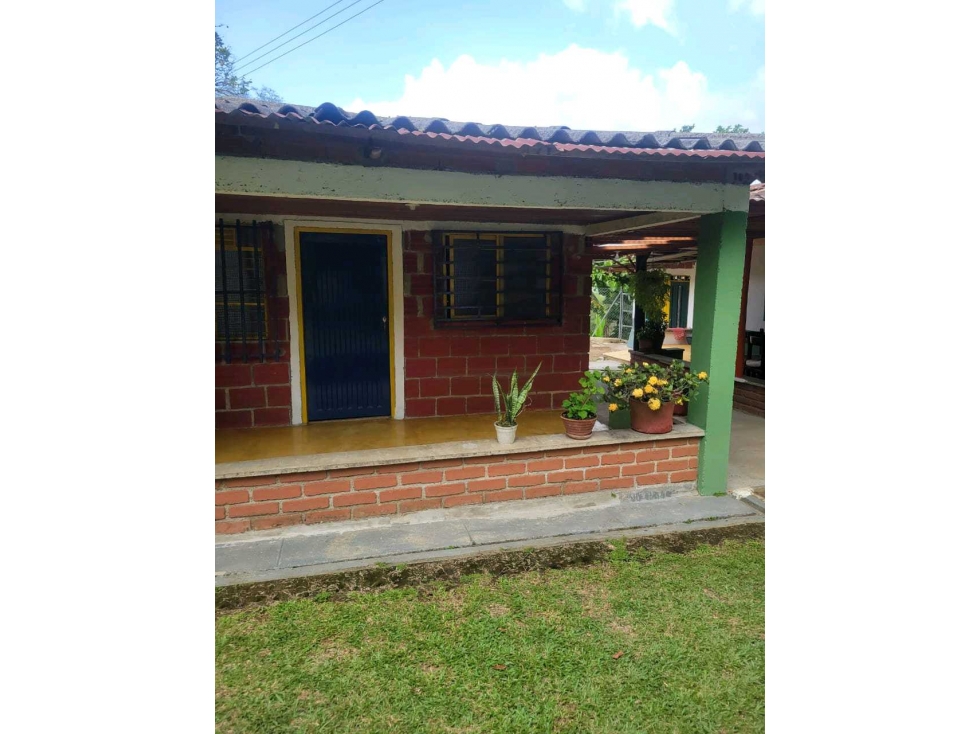 Venta de finca campestre en Marsella - 2