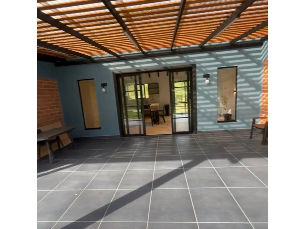 VENTA DE FINCA CON CASA NUEVA EN RIONEGROVEREDA LA MOSQUITA — foto 2