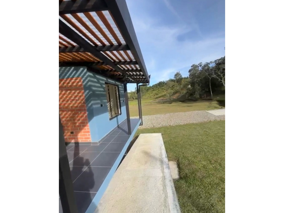 VENTA DE FINCA CON CASA NUEVA EN RIONEGROVEREDA LA MOSQUITA — foto 3