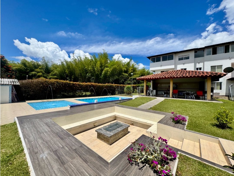 Venta de finca en el Lago Camila Darién en Parcelación Campestre - 1