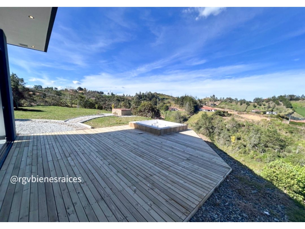 VENTA DE FINCA EN SAN VICENTE VEREDA LA PORQUERA — foto 4