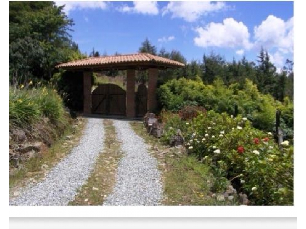 Venta de FINCA en SANTA ELENA, ideal para hotel, restaurante temático - 4