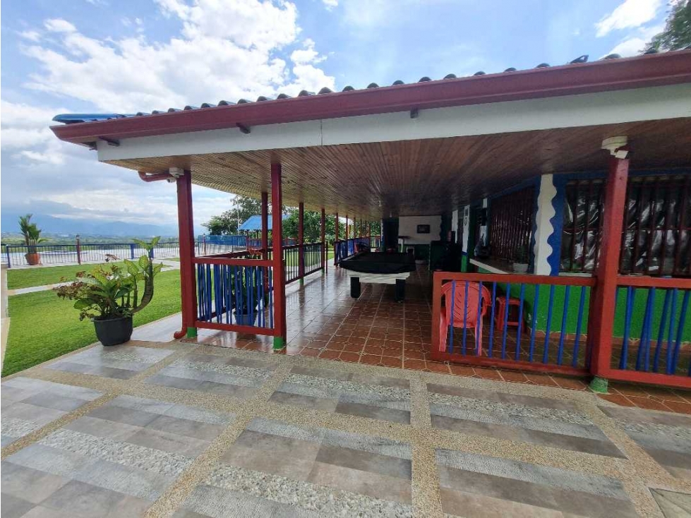 Venta de finca hotelera sector circasia - 1