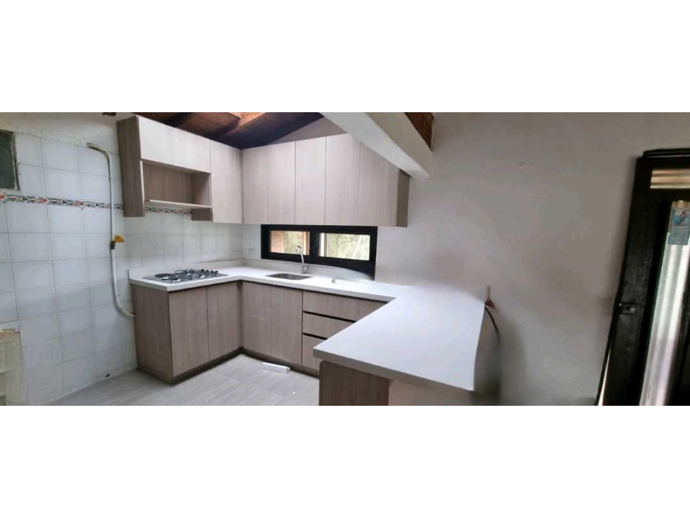 VENTA DE FINCA INDEPENDIENTE EN EL ALTO DE PALMAS SECTOR LA ESPERANZA — foto 2