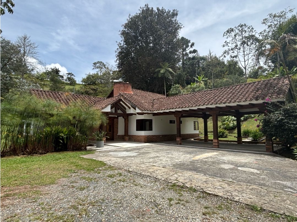 Venta de Finca Infependiente en El Retiro Sector La Fé