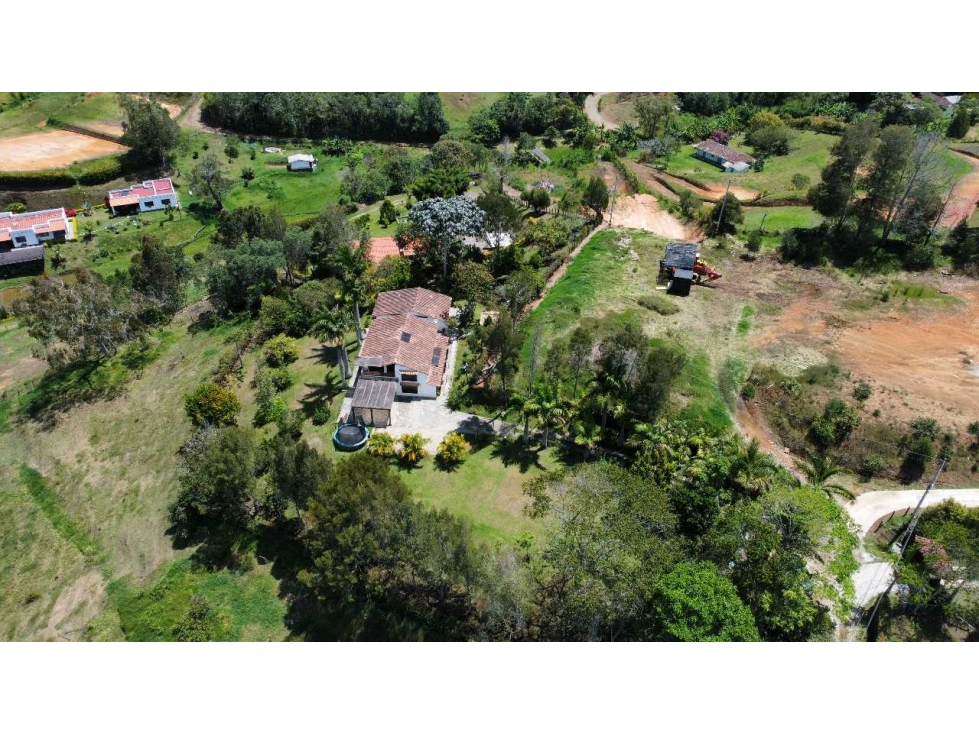 Venta de finca vía San Antonio - La Ceja, El Carmen de Viboral