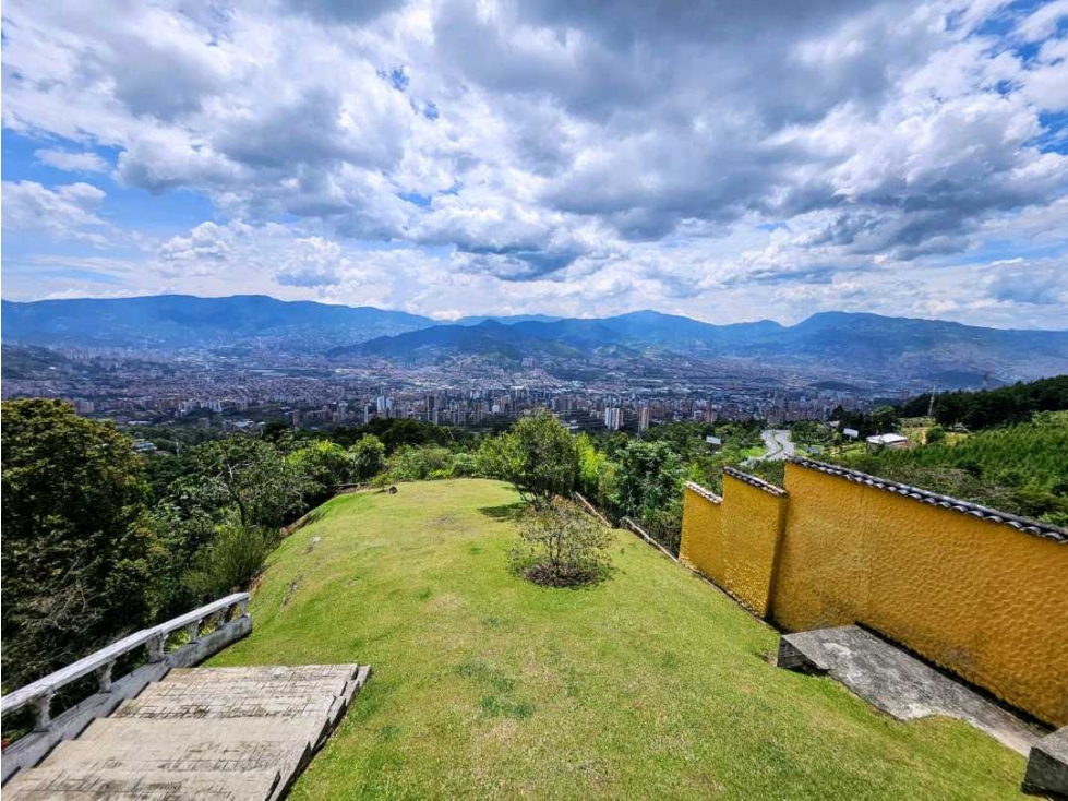 VENTA DE LOTE CON CASA VIA PALMAS, SECTOR ENTREMADEROS