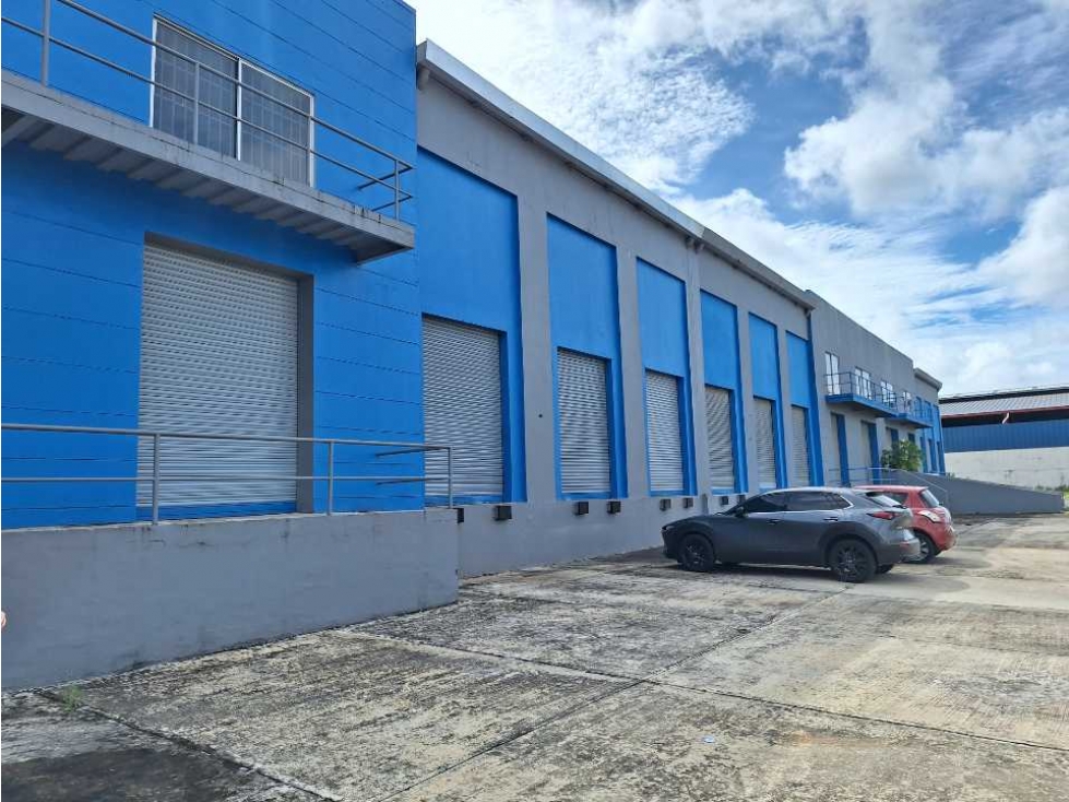 Alquiler de Galera de 1,050 metros en Parque Industrial Las Américas — foto 4