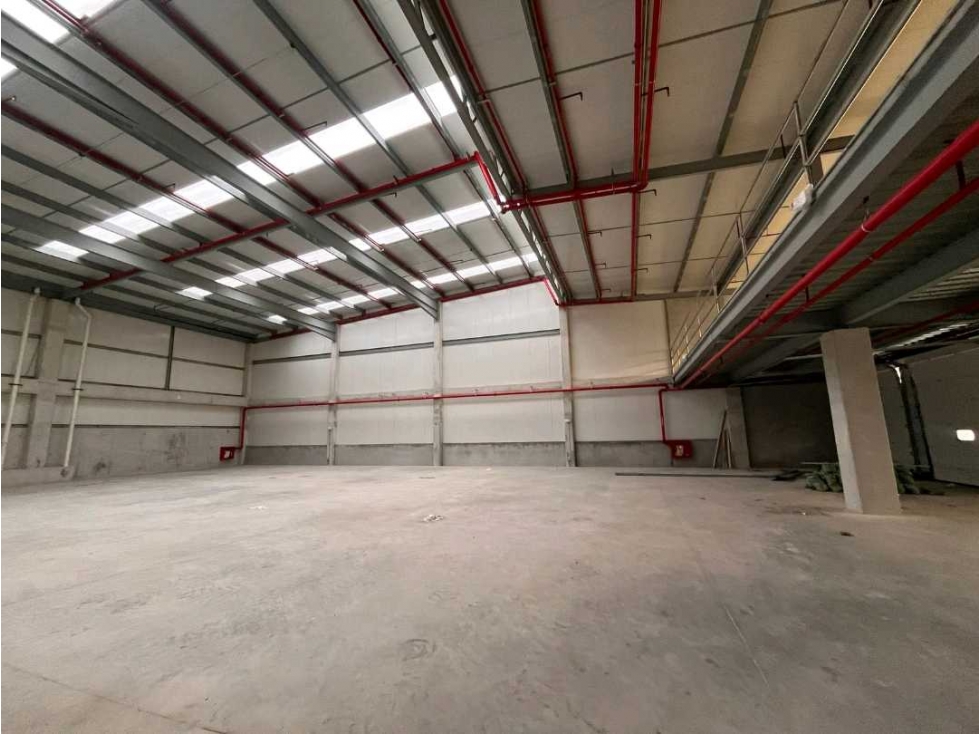 Venta de galera a estrenar de 1,141.30 mts2 en Zona Uno — foto 3
