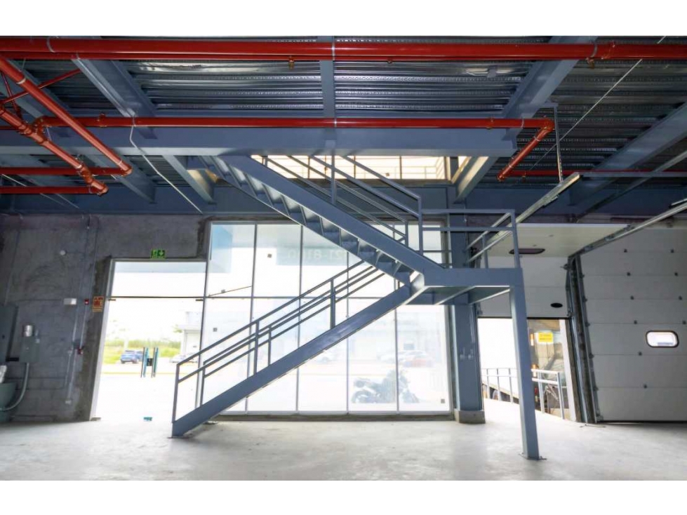 Venta de galera a estrenar de 1,141.30 mts2 en Zona Uno — foto 6