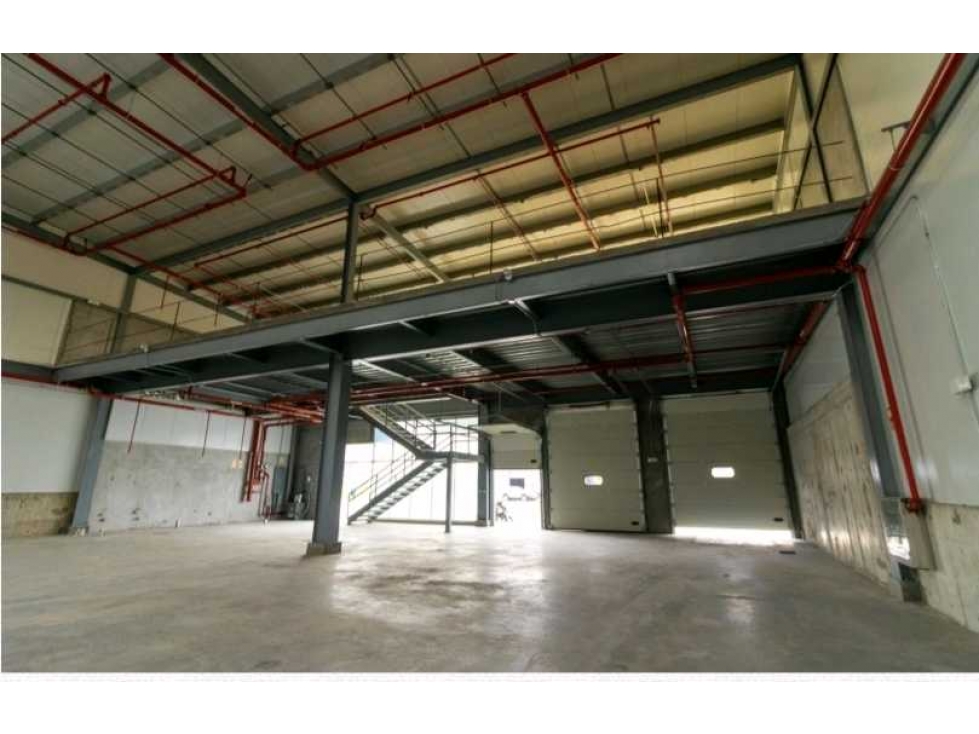 Venta de galera a estrenar de 1,141.30 mts2 en Zona Uno — foto 2