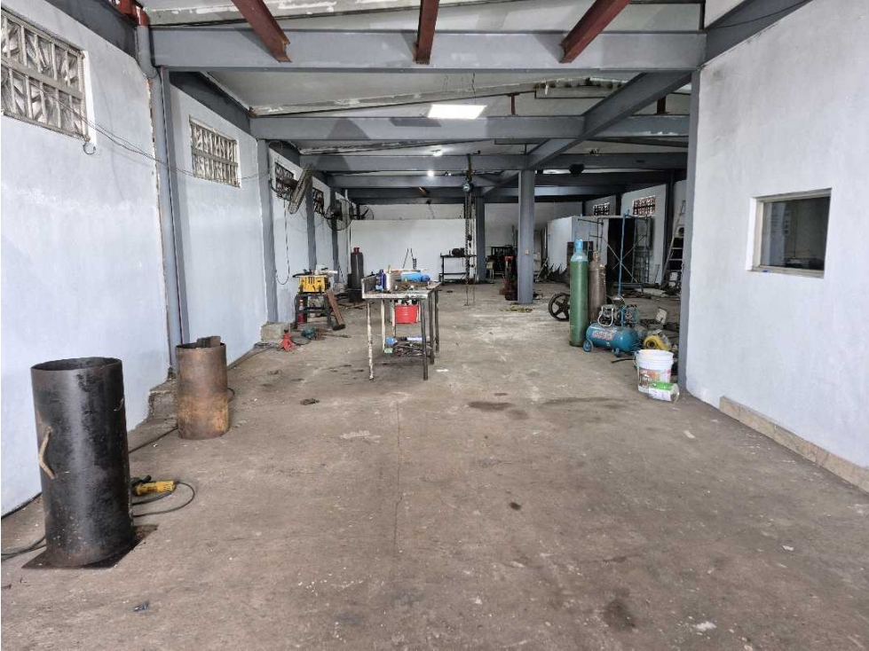 Venta de galera de 300 mts en Juan Diaz