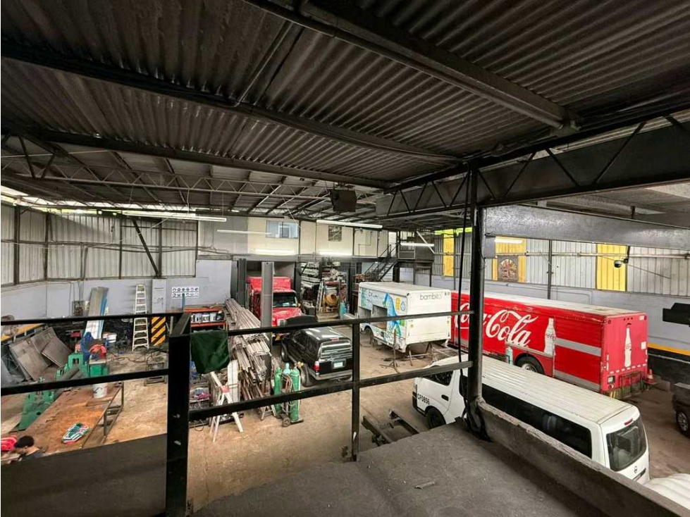 Venta de galera de 740 mts2 en Pueblo Nuevo