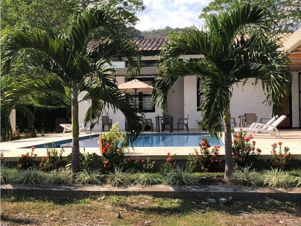 Venta de hermosa casa campestre en Santa Fe de Antioquia - 1