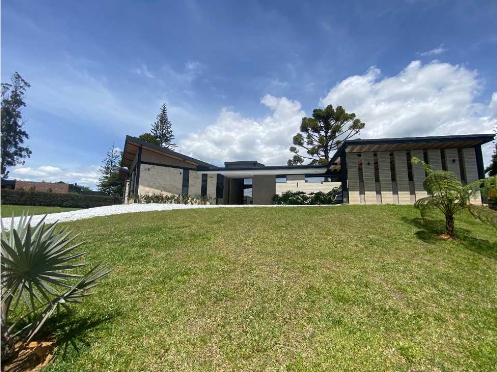 vendo hermosa casa campestre con lago, unidad cerrada (LDC)