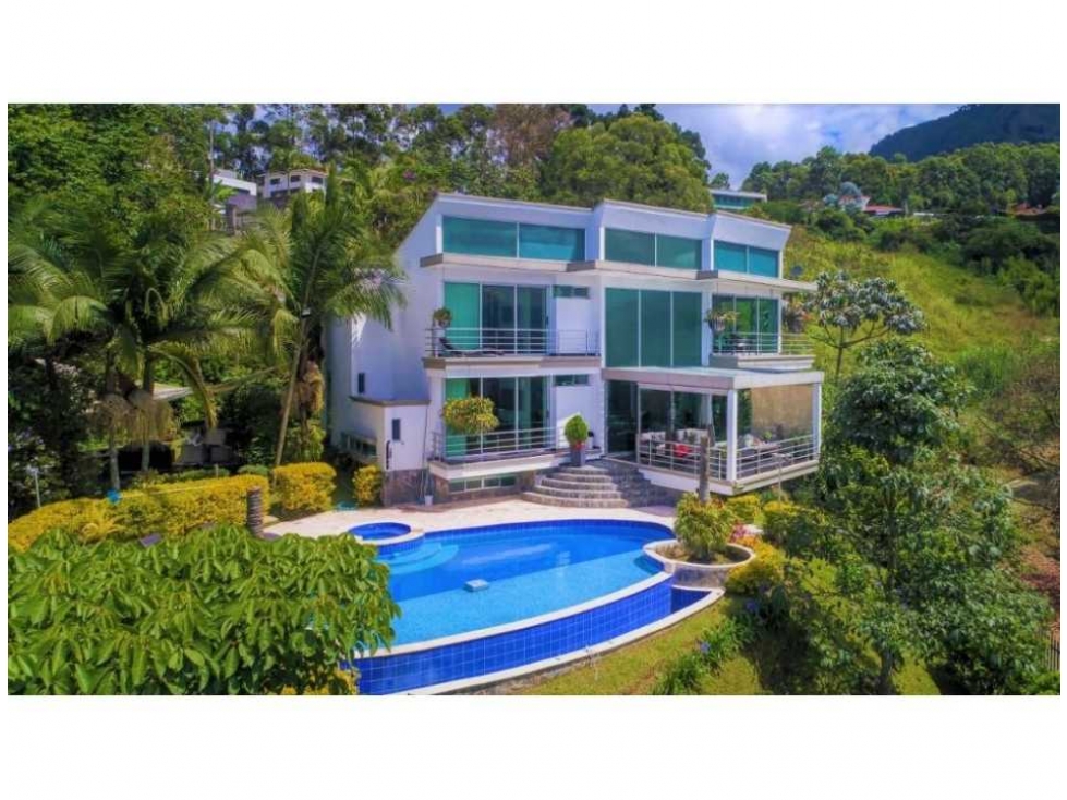 VENTA DE HERMOSA CASA CON PISCINA EN LAS PALMAS
