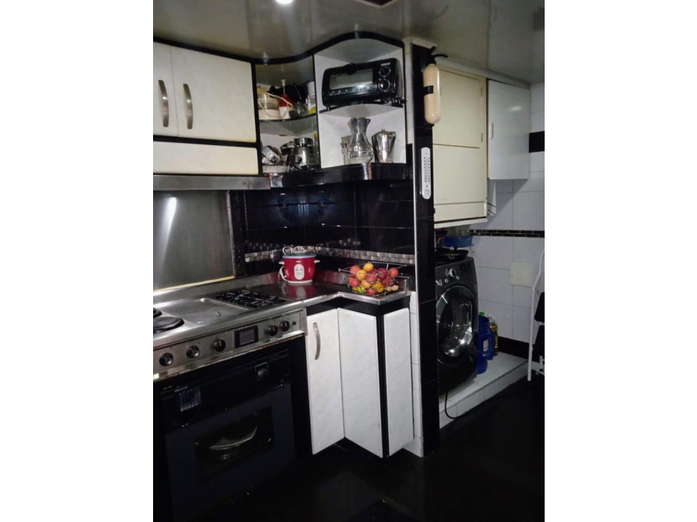 VENTA DE CASA RENTABLE EN ENGATIVA DE 5 PISOS — foto 5