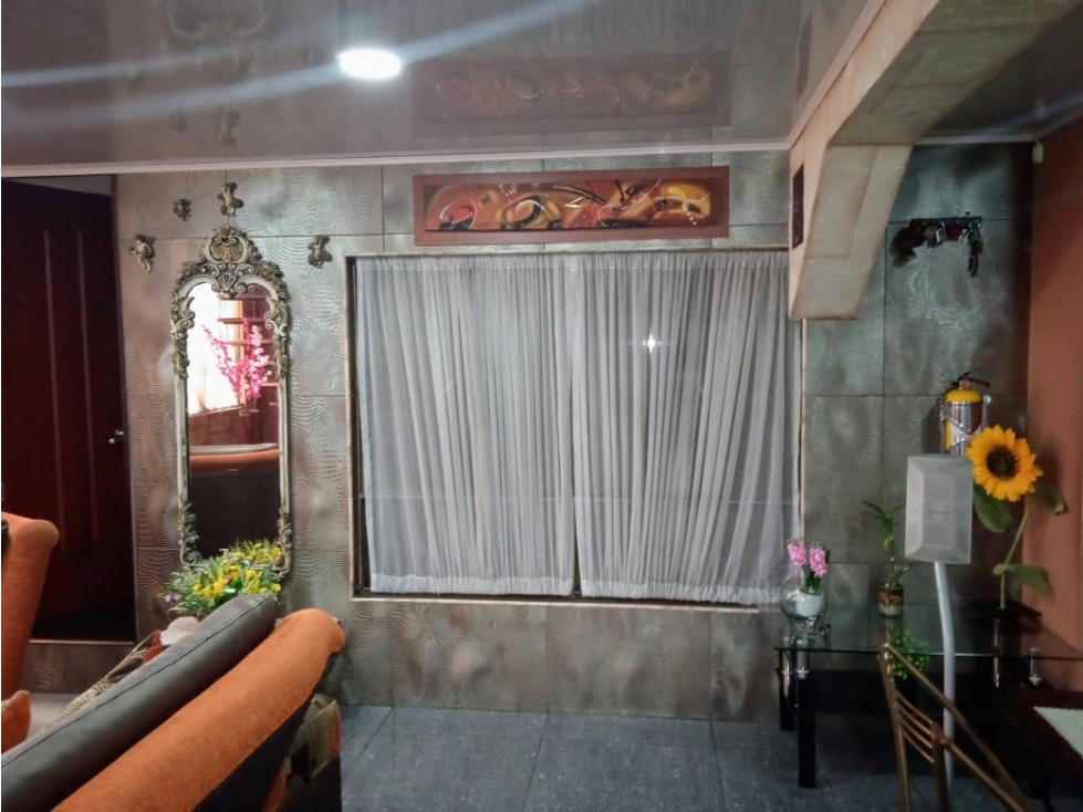 VENTA DE CASA RENTABLE EN ENGATIVA DE 5 PISOS — foto 6