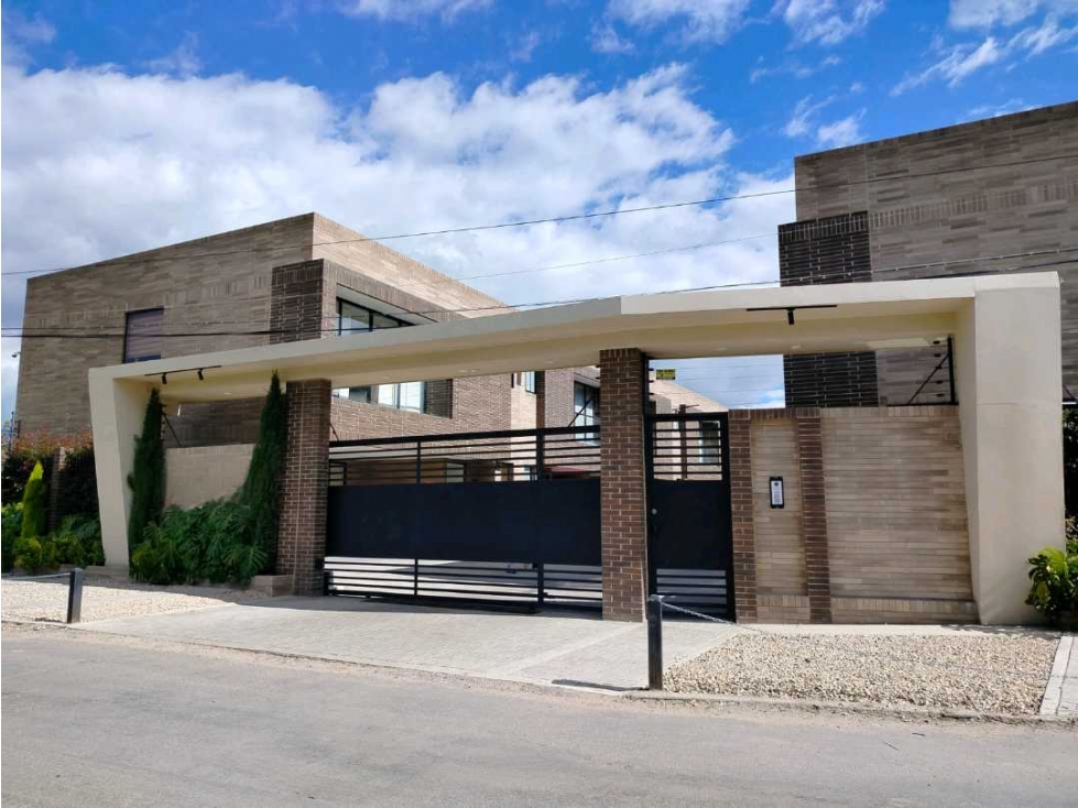 Venta de Hermosa casa de dos niveles en Chía — foto 2