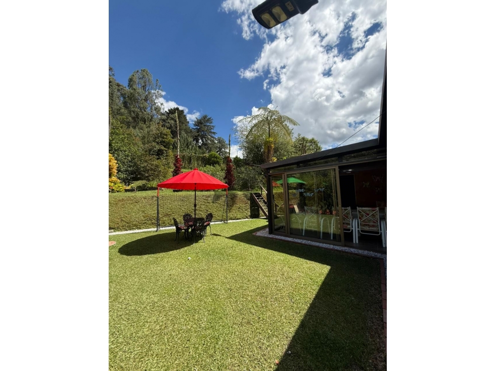 Venta de hermosa casa de un solo nivel en el retiro Antioquia