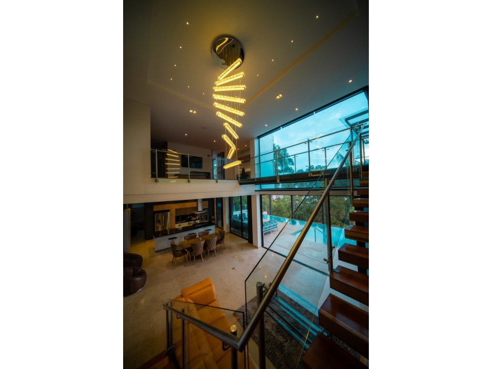 Venta de hermosa casa en el poblado sector la calera de 700 mts — foto 5