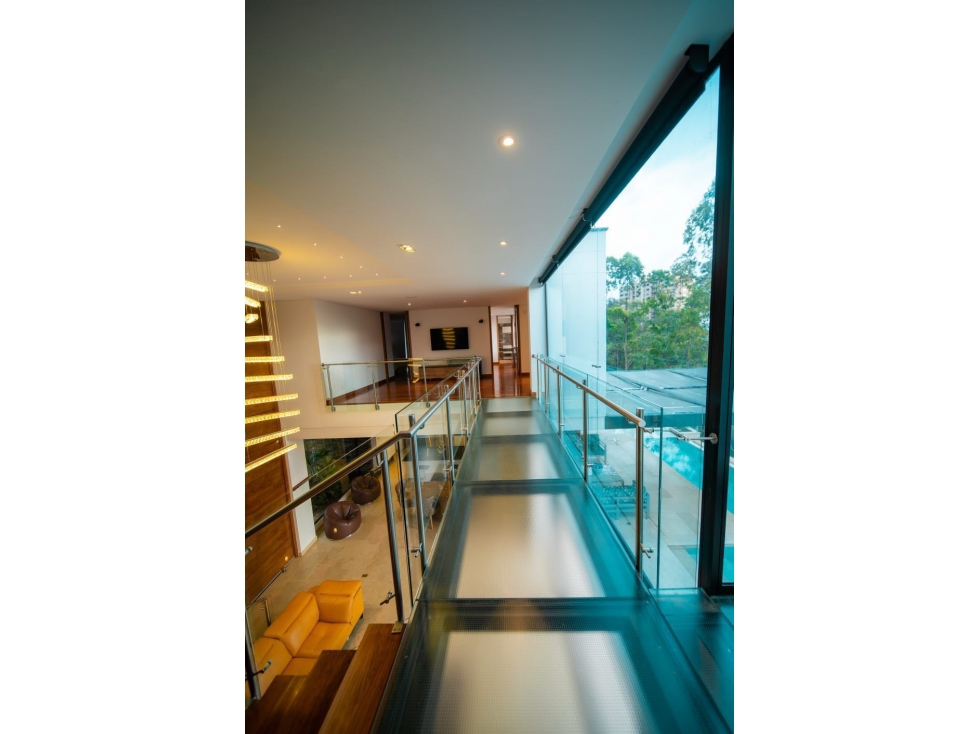 Venta de hermosa casa en el poblado sector la calera de 700 mts — foto 6
