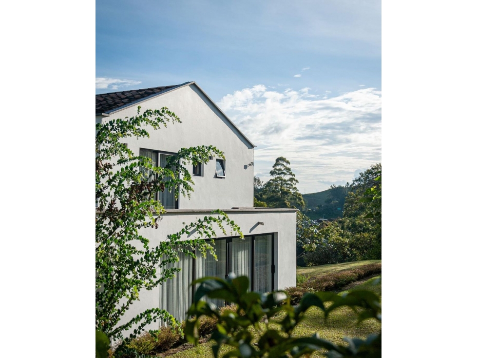 Casa en El Retiro | 262 m² | agua propia, 2 accesos — foto 2