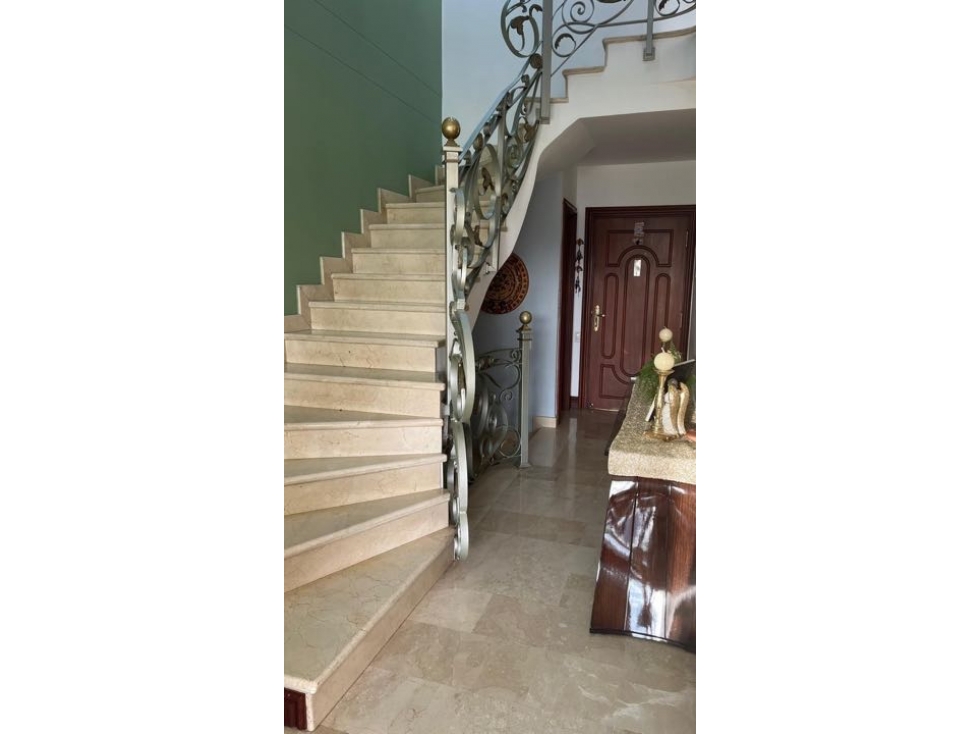 Casa en La Calera, El Poblado | 291 m² | apartaestudio en subnivel — foto 6