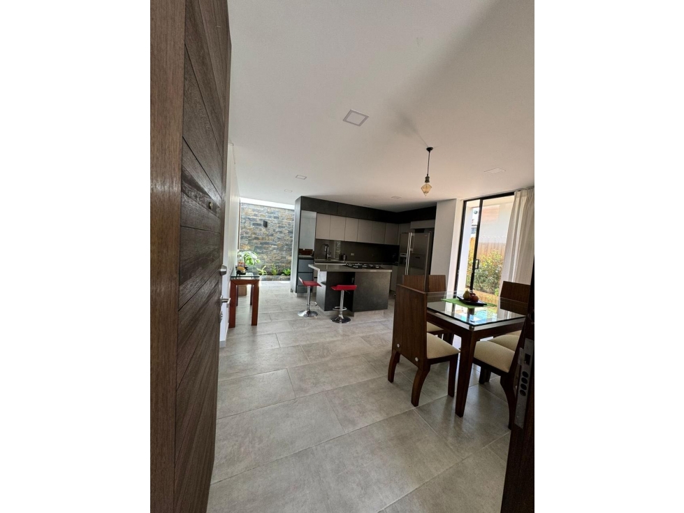 Venta de hermosa casa en la ceja oriente unidad cerrada esquinera