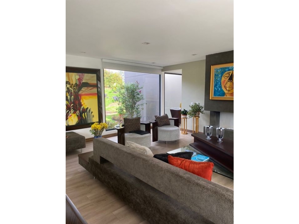 Venta de hermosa casa en parcelación cerrada , El Retiro , Antioquia