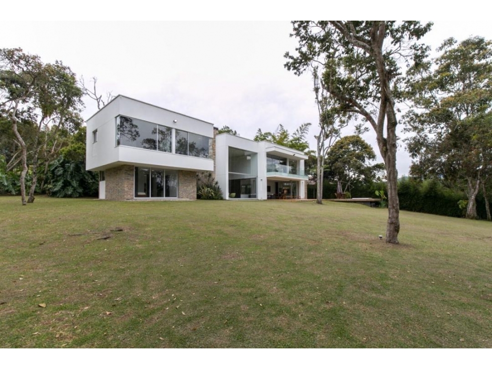 Casa Llanogrande | 670 m² | 4 alcobas | lote plano — foto 3