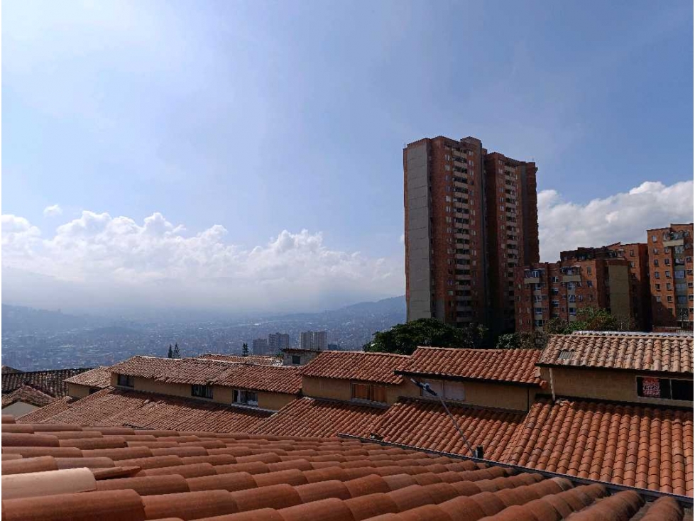 VENTA DE HERMOSA CASA EN ROBLEDO — foto 4
