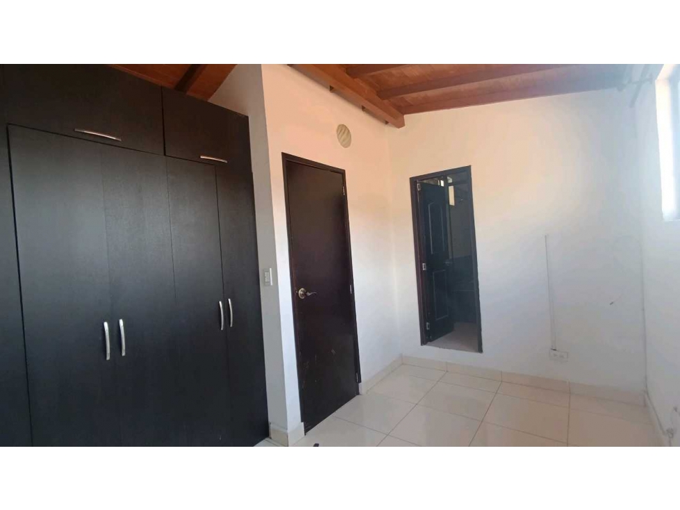 VENTA DE HERMOSA CASA EN ROBLEDO — foto 5