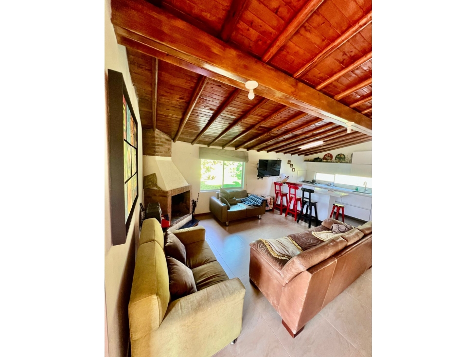 Venta de hermosa casa en Santa Elena papeles al dia excelente estado — foto 5