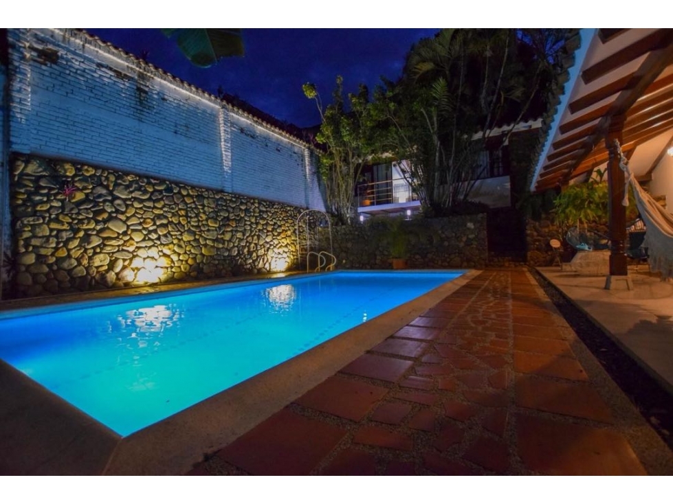 Venta de hermosa casa independiente Ciudad Jardín - Cali