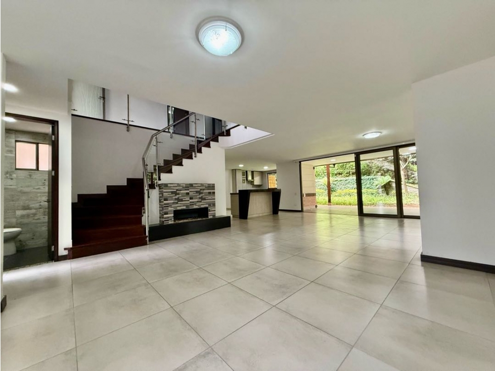 Venta de hermosa casa remodelada sector los benedictinos — foto 4