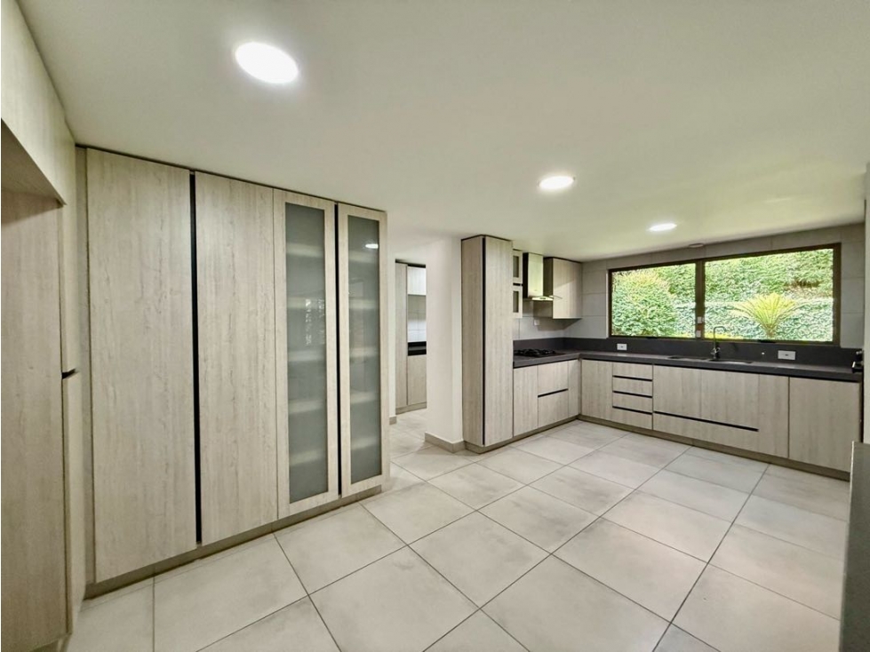 Venta de hermosa casa remodelada sector los benedictinos — foto 6