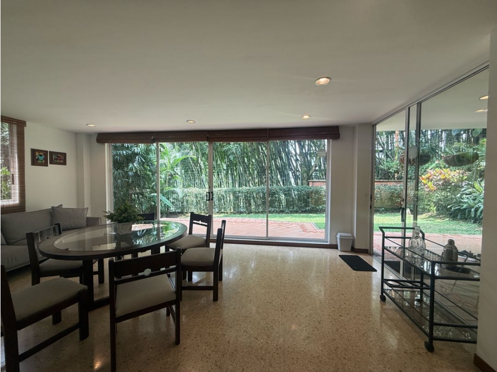 Casa Loma Benedictinos | 275 m² | 3 niveles con jardín propio — foto 6