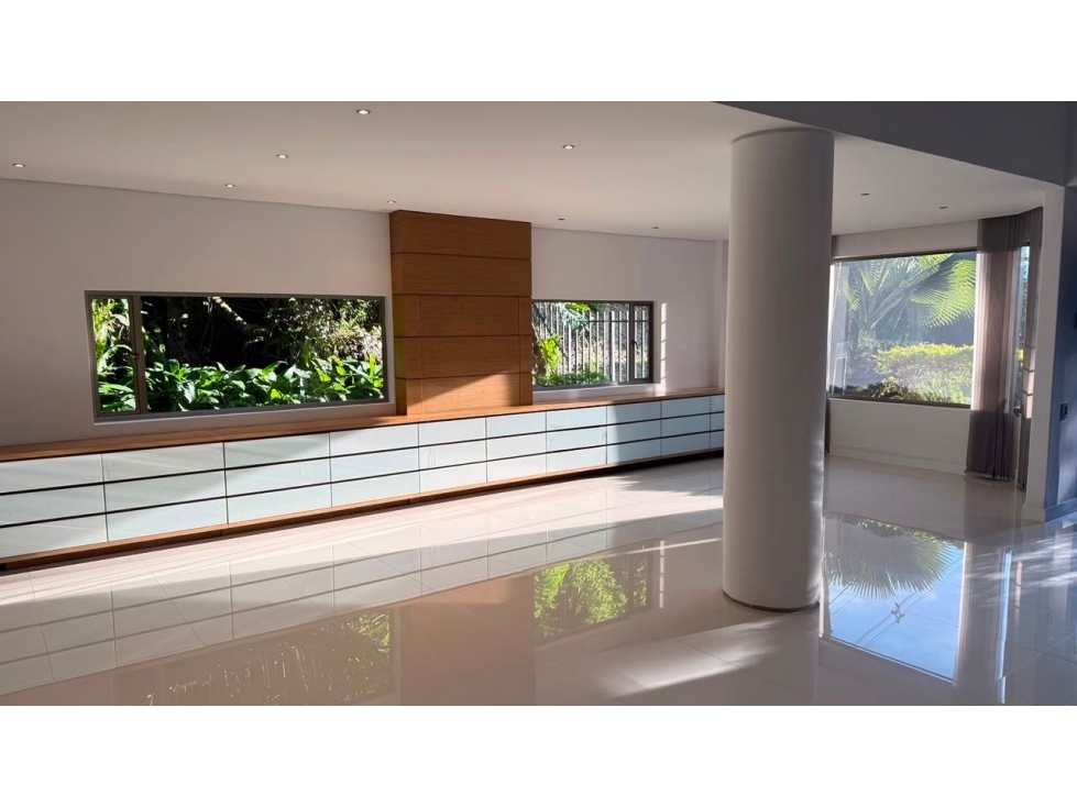 Casa El Poblado | 324 m² | 3 alcobas | cascada de piedra