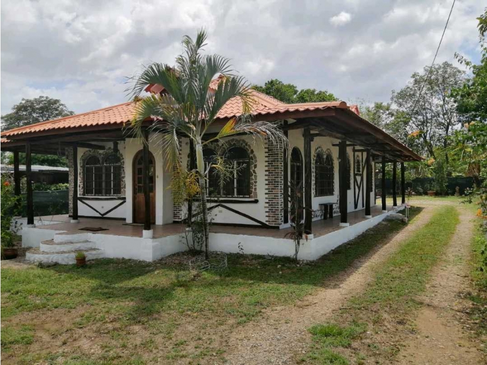 VENTA DE HERMOSA CASA SEMI CAMPESTRE PENONOMÉ - 1