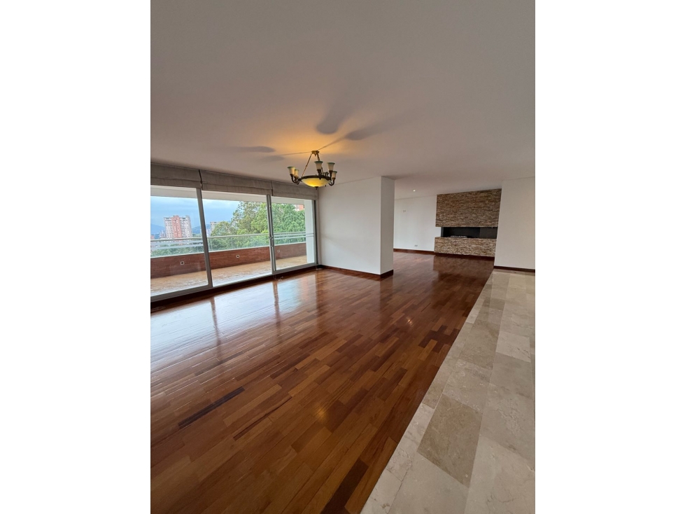 Apartamento en parte alta del Poblado | 270 m² | cerca a Cl. Rosario — foto 2