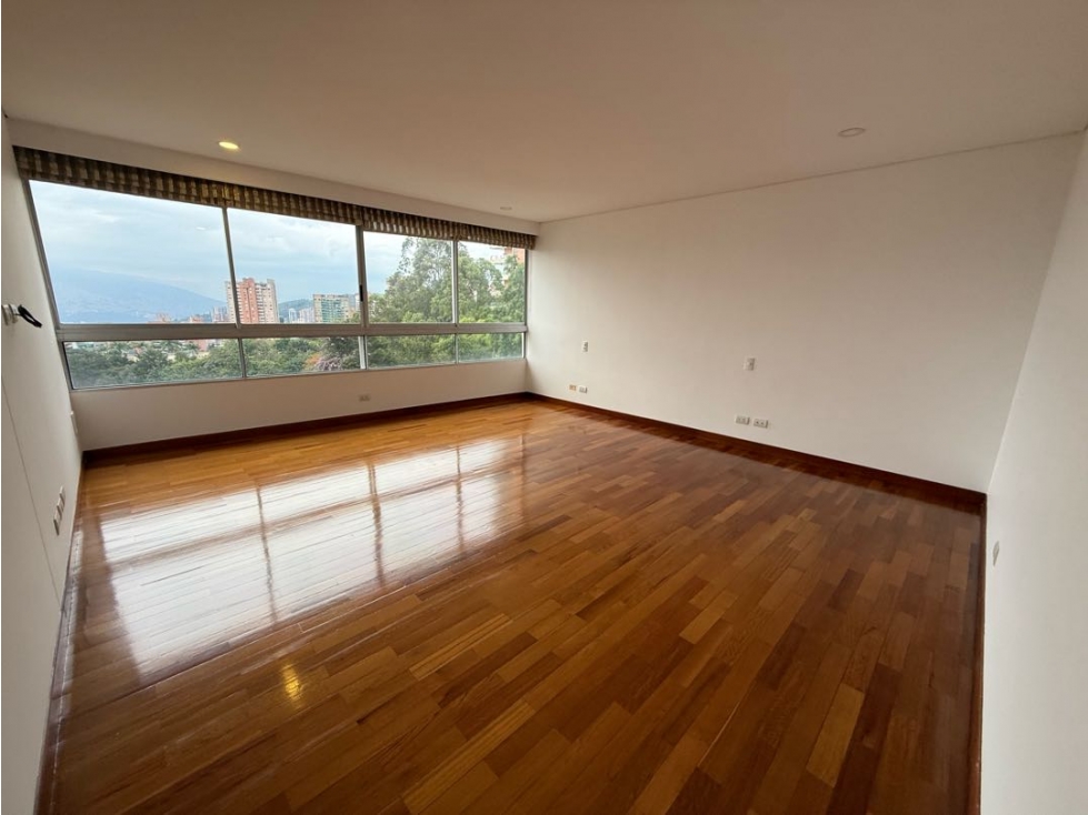 Apartamento en parte alta del Poblado | 270 m² | cerca a Cl. Rosario — foto 4
