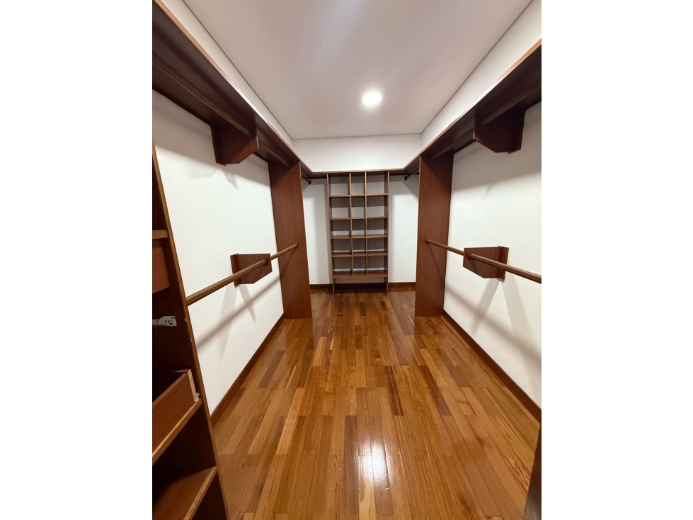 Apartamento en parte alta del Poblado | 270 m² | cerca a Cl. Rosario — foto 5