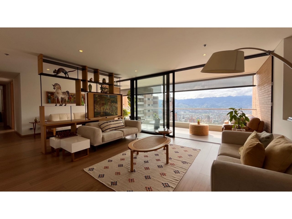Venta de Hermoso Apartamento en Cola del Zorro - El Poblado