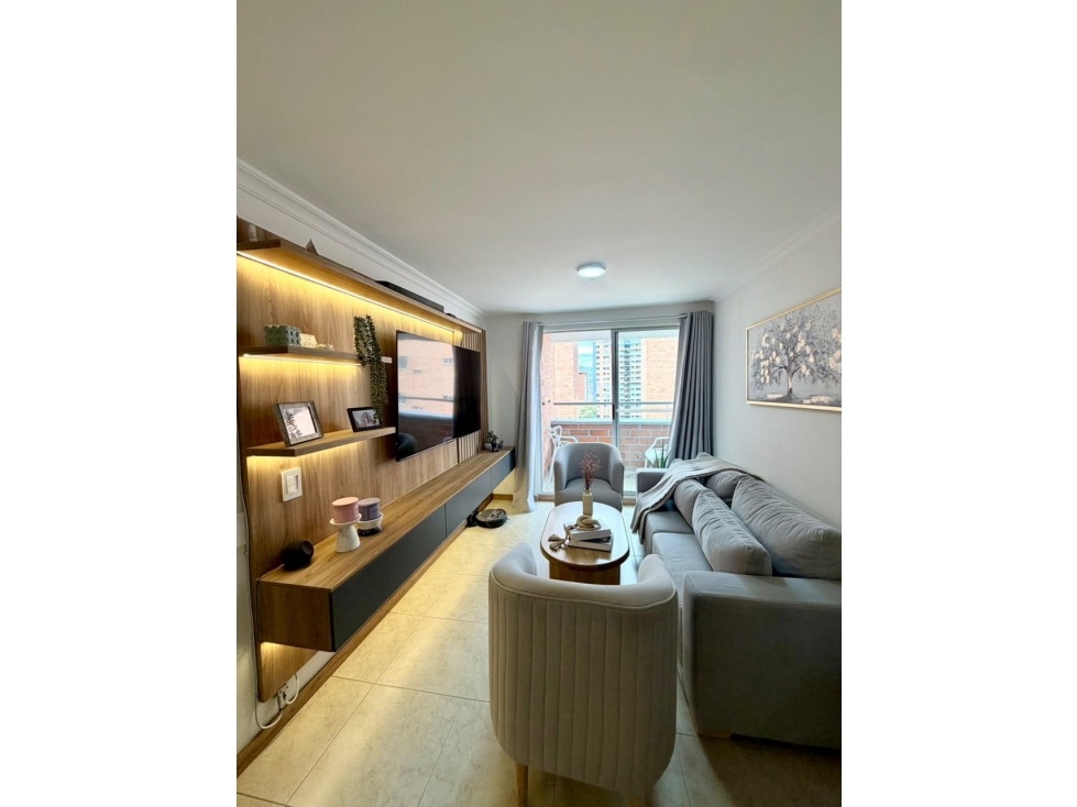 Venta de hermoso apartamento remodelado en Loma de los Bernal , Belén — foto 3