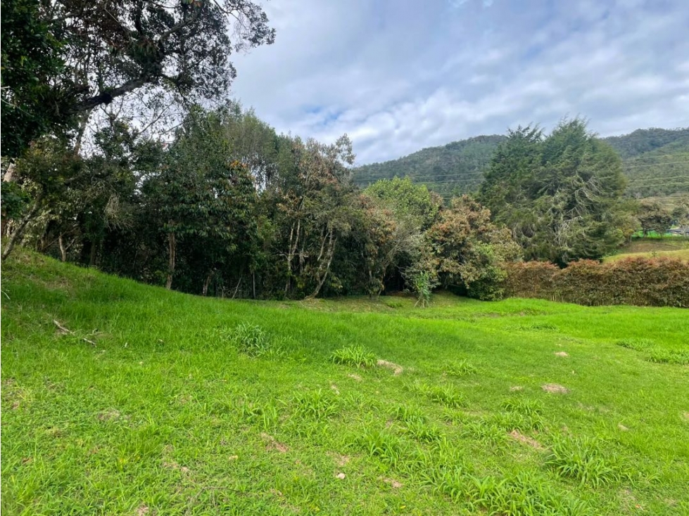 Venta de hermoso lote el la vía canda el Carmen en unidad con portón