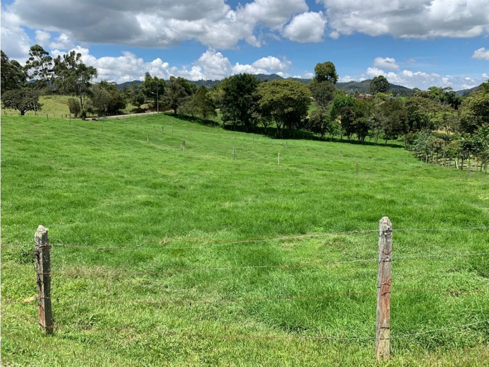Venta de Hermoso lote plano en la unidad más exclusiva del Retiro